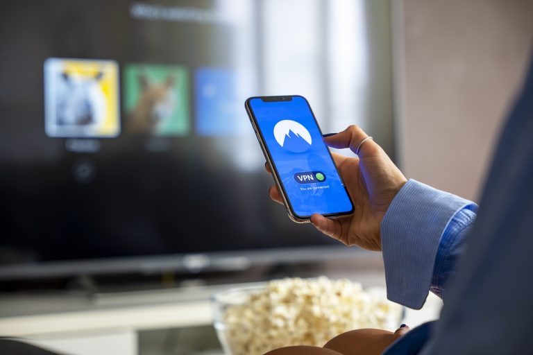 découvrez le monde du streaming : des films, des séries et des événements en direct à portée de clic. profitez d'une expérience de visionnage immersive et diversifiée, sans limites géographiques. rejoignez la révolution du divertissement en ligne dès aujourd'hui !