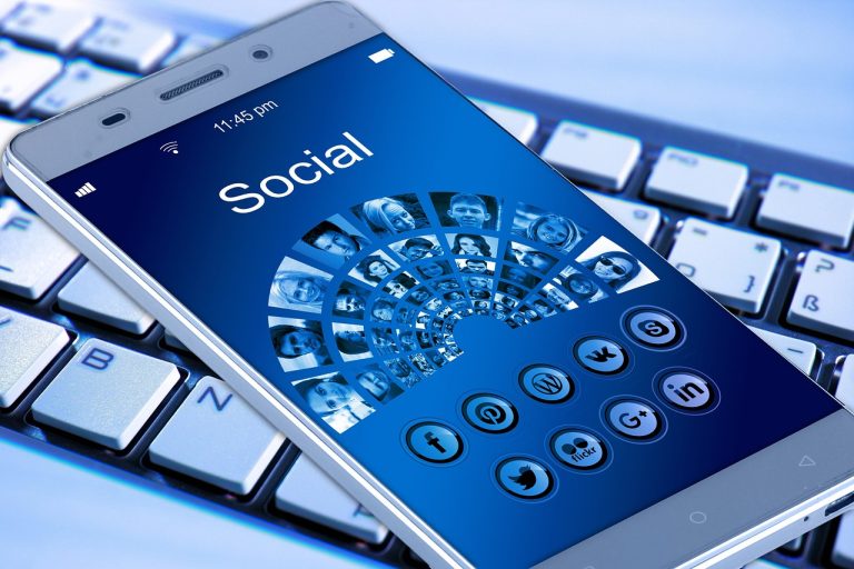découvrez notre analyse approfondie du commentaire social, une exploration des opinions, des critiques et des réflexions sur les enjeux contemporains qui façonnent notre société. plongez dans les paroles percutantes des penseurs modernes et examinez comment ces réflexions influencent notre compréhension du monde.