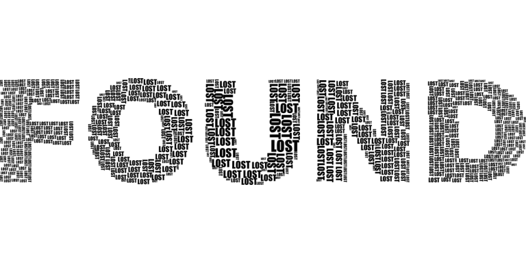 découvrez le phénomène captivant du found footage, un style cinématographique unique qui plonge les spectateurs au cœur de l'action à travers des images d'archives et des enregistrements authentiques. explorez des œuvres qui brouillent les frontières entre réalité et fiction, et vivez une expérience immersive inédite.