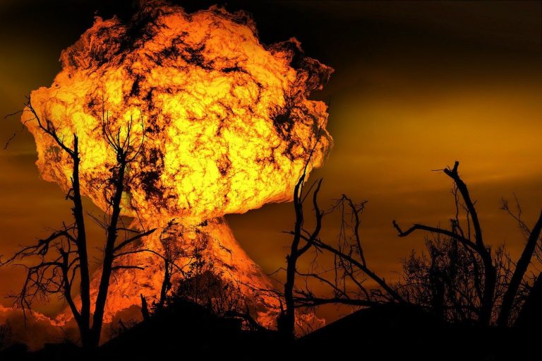 découvrez le meilleur des films de catastrophe avec notre sélection des œuvres les plus palpitantes et spectaculaires du genre. plongez dans des scénarios épiques où la survie face à des désastres naturels et des événements cataclysmiques est mise à l’épreuve. que vous soyez amateur d’action, de drame ou de sensations fortes, ces films vous tiendront en haleine du début à la fin.