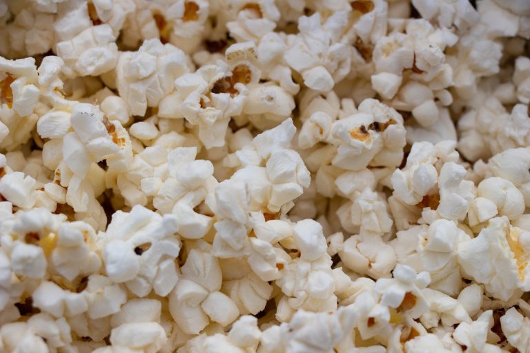 découvrez l'univers captivant du cinéma poétique, où chaque image évoque des émotions profondes et chaque scène raconte une histoire touchante. plongez dans des films qui transcendent les mots, alliant esthétique visuelle et narration lyrique, pour une expérience cinématographique inoubliable.