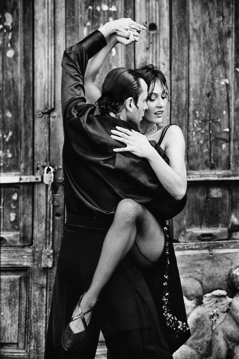 découvrez l'univers fascinant de la dance : styles, techniques, conseils et actualités pour passionnés, débutants ou professionnels. trouvez votre rythme et laissez-vous emporter par la danse !